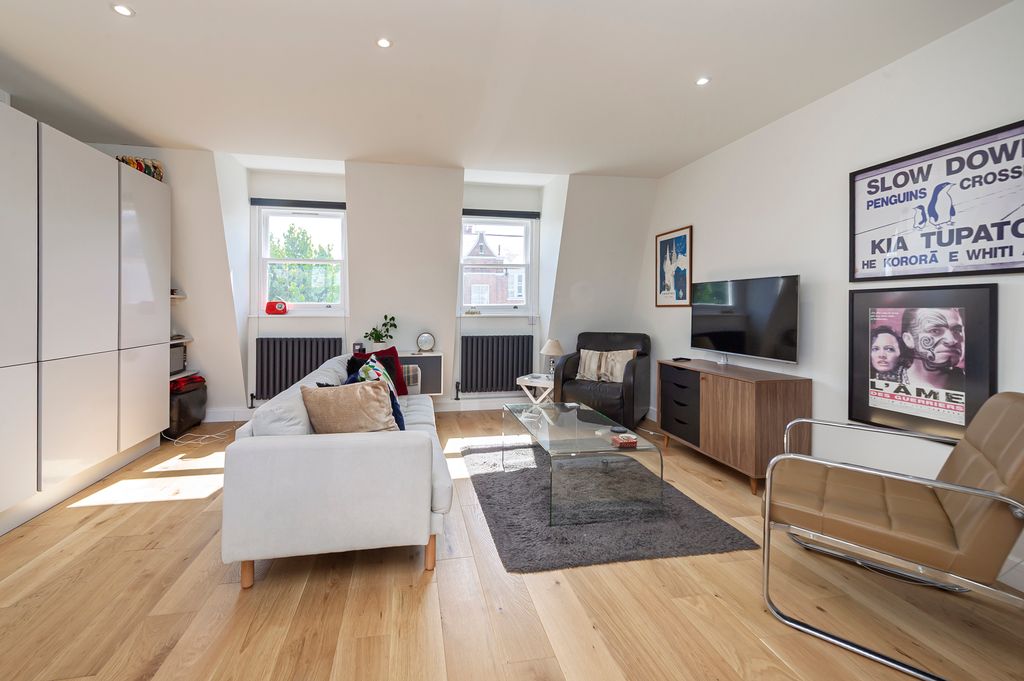 Property photo 1 of 9 Upper Mais@26 Porten Rd-3123.Jpg