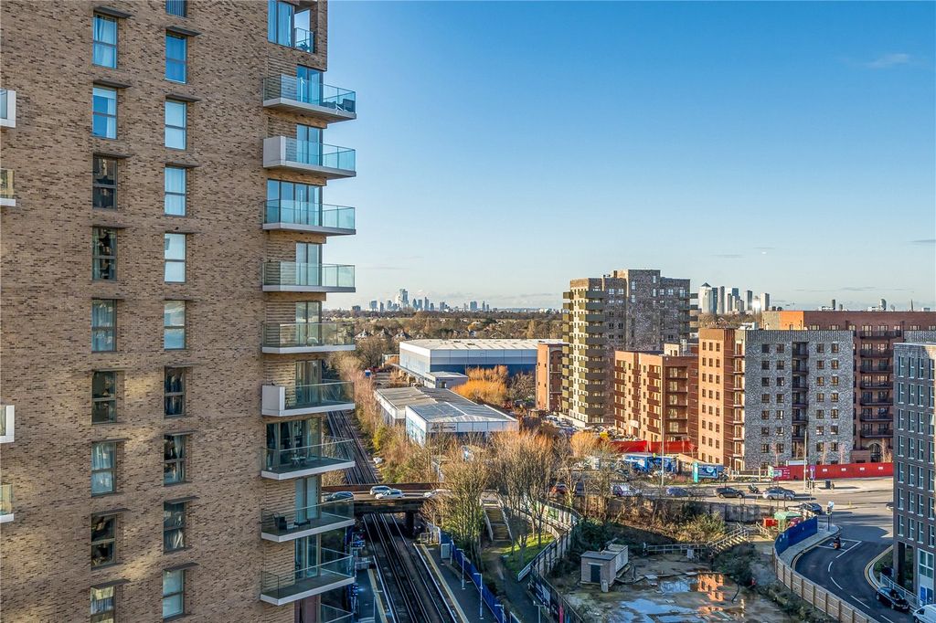 Property photo 3 of 19 Picture No. 16