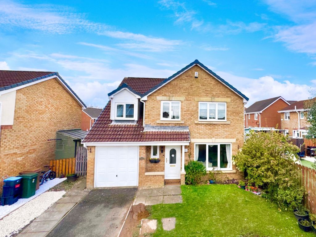 Property photo 1 of 35 Rousay Wynd, Kilwinning Five Bedroom Detached Home