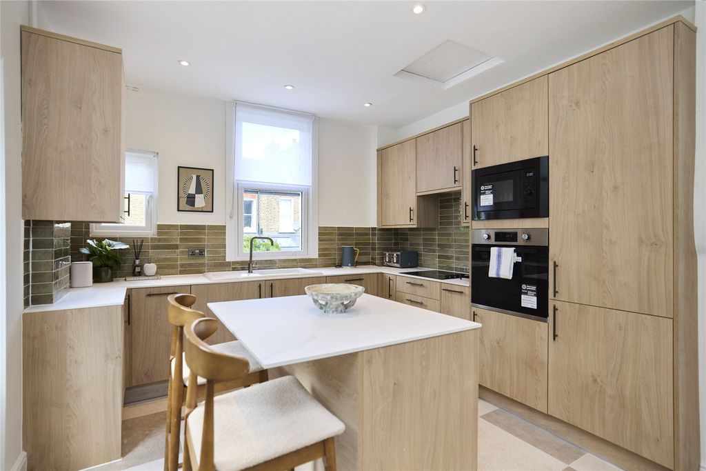 Property photo 1 of 30 Picture No. 34