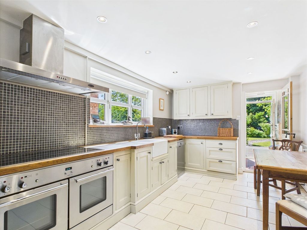 Property photo 2 of 37
