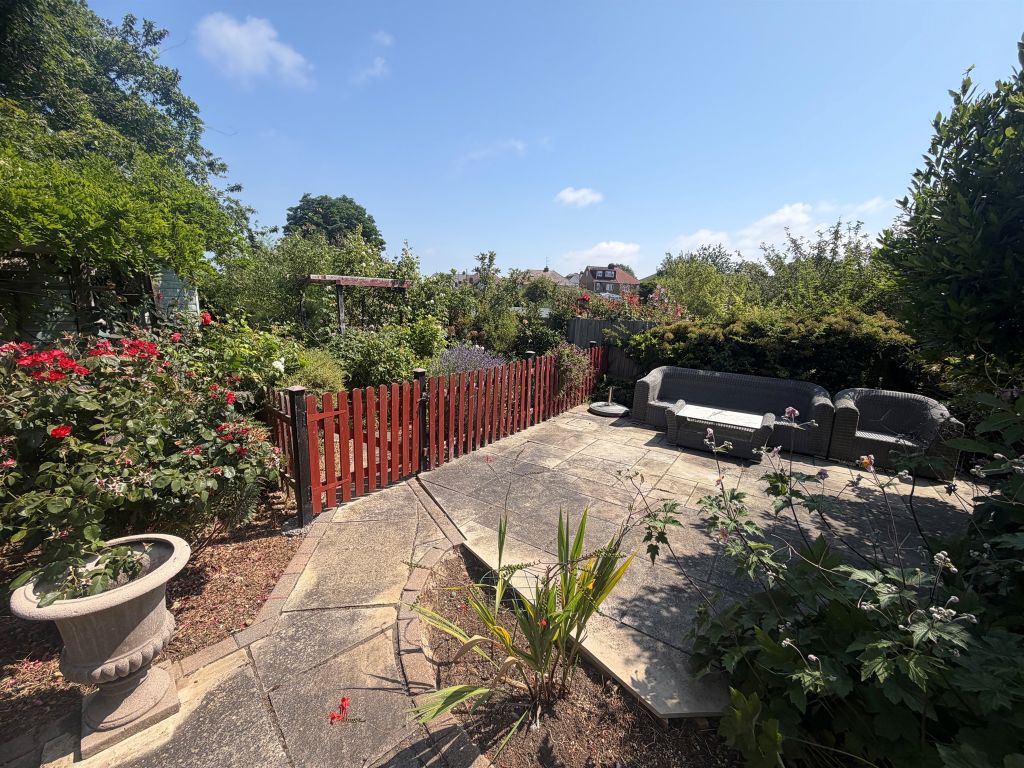 Property photo 2 of 11