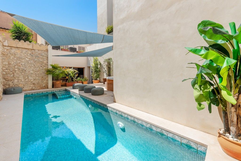 Property photo 3 of 20 Pool (2)