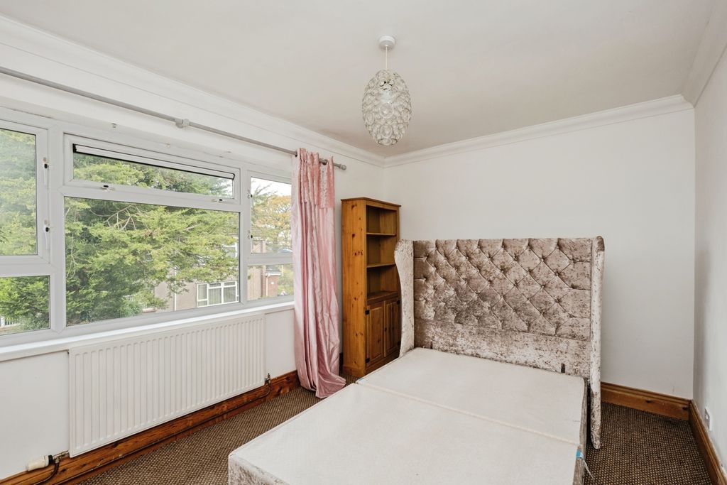 Property photo 3 of 17 Photo