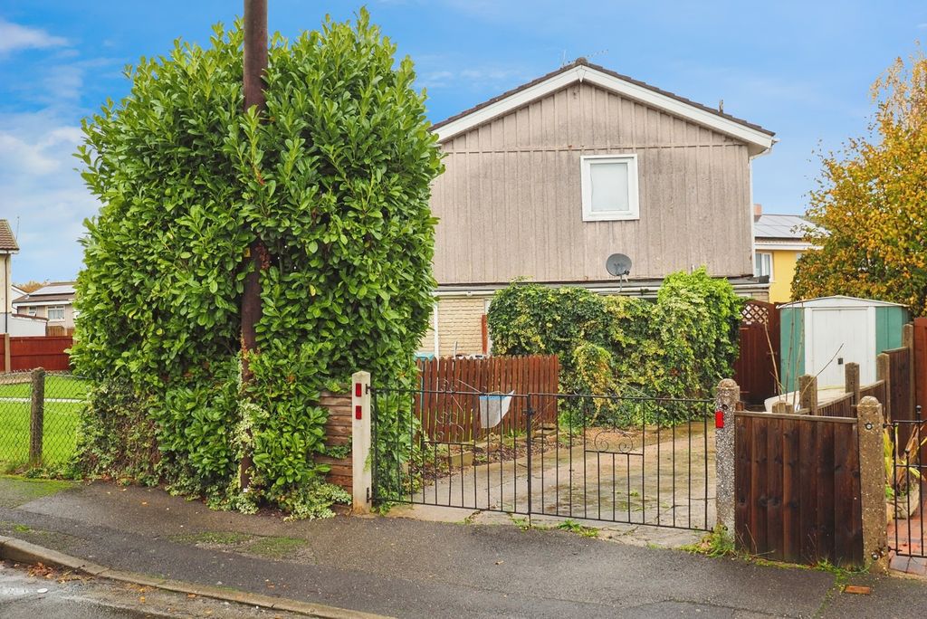 Property photo 3 of 15 Driveway