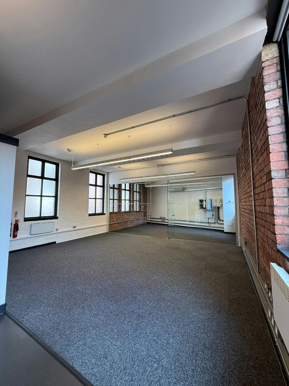 Property photo 2 of 11 8x.Jpg