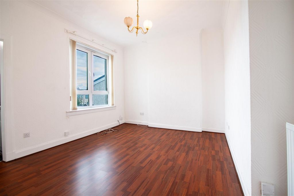 Property photo 2 of 9 Lounge.Jpg