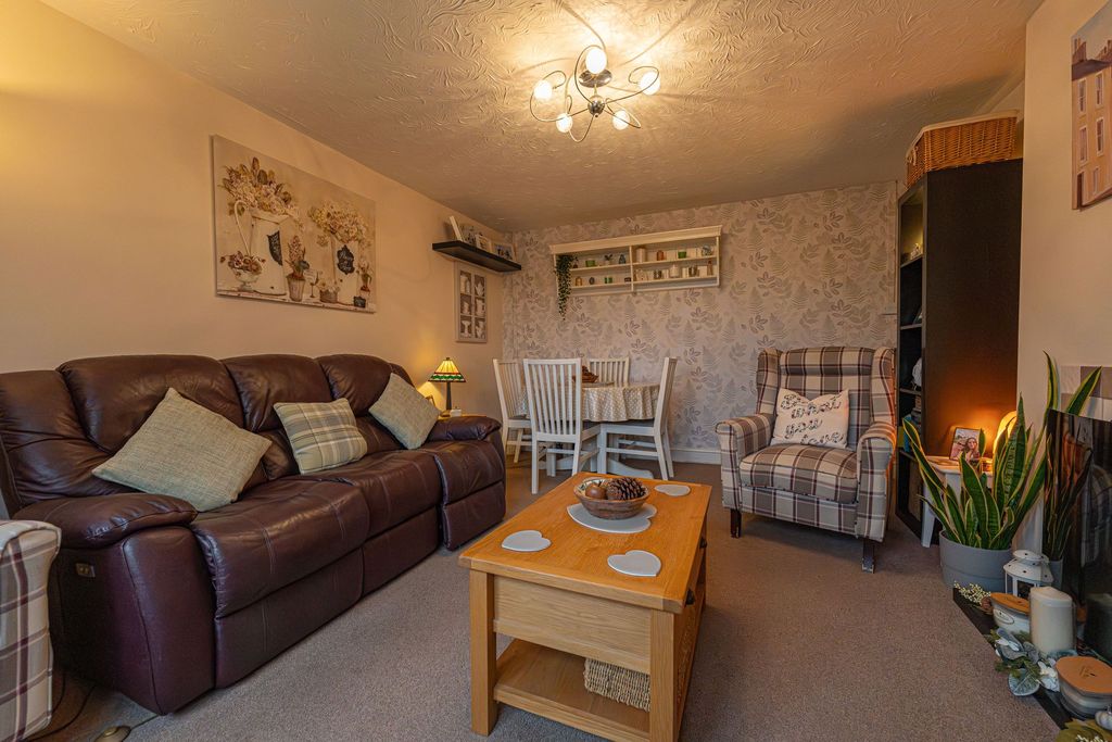 Property photo 3 of 21