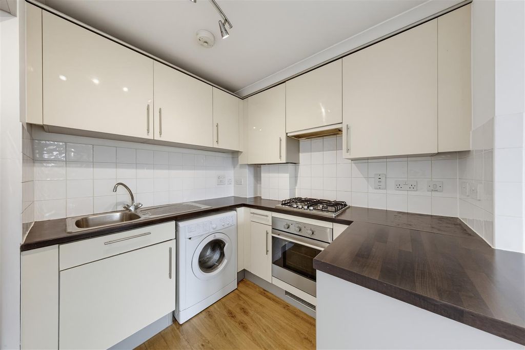 Property photo 2 of 12 Pampisford Road, 248, 21-37.Jpg