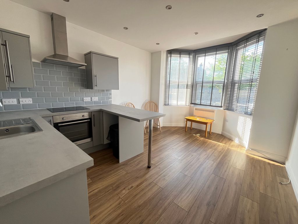 Property photo 1 of 5 Living Room