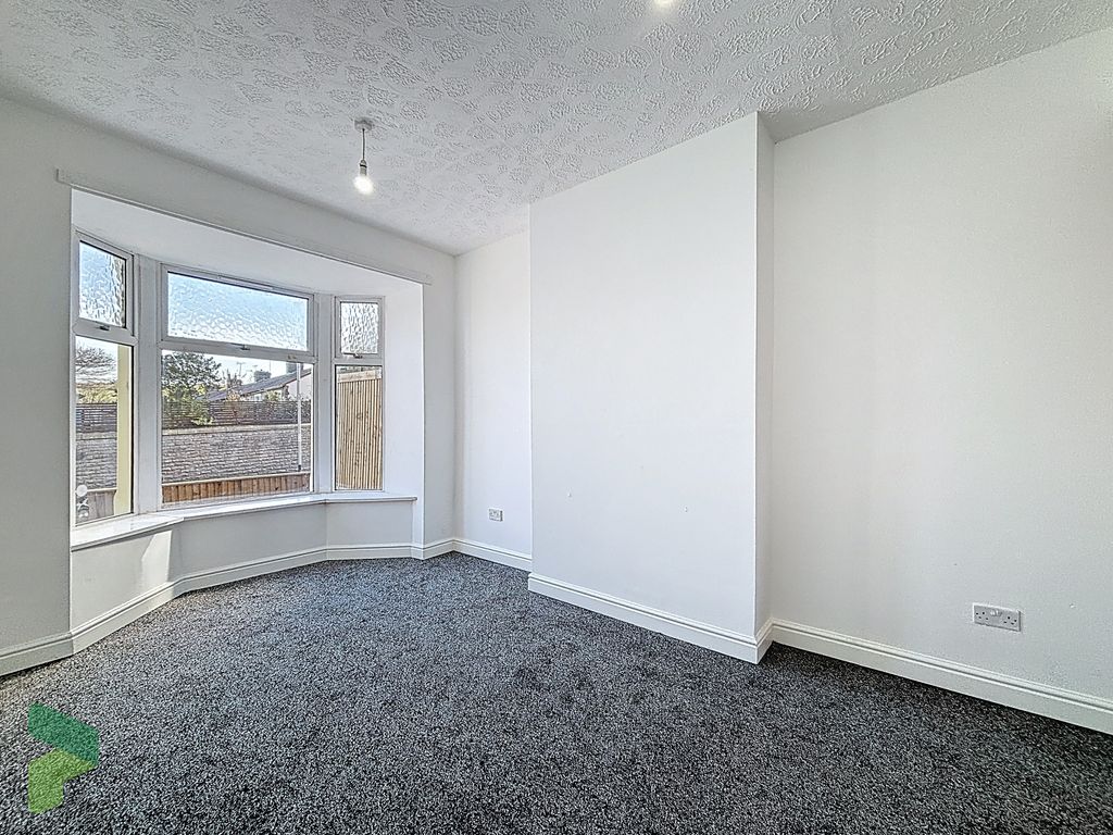 Property photo 3 of 21 Sitting Room