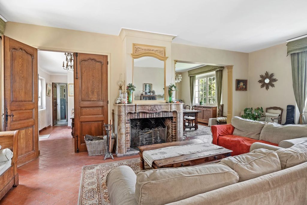 Property photo 2 of 13