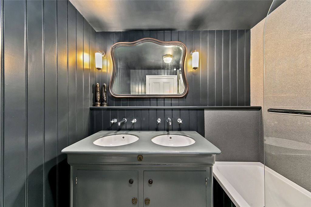 Additional image 29 of 6 bed semi-detached house for saleUxbridge Road, Hampton TW12