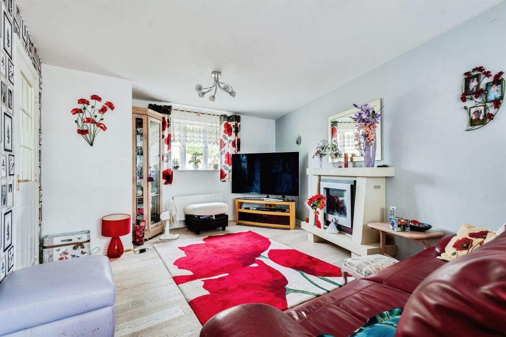 Property photo 3 of 11