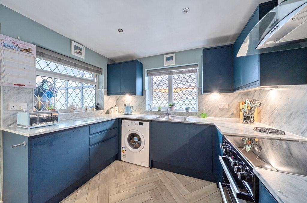 Property photo 2 of 27 1410542-2-6985De2Aaa4c3