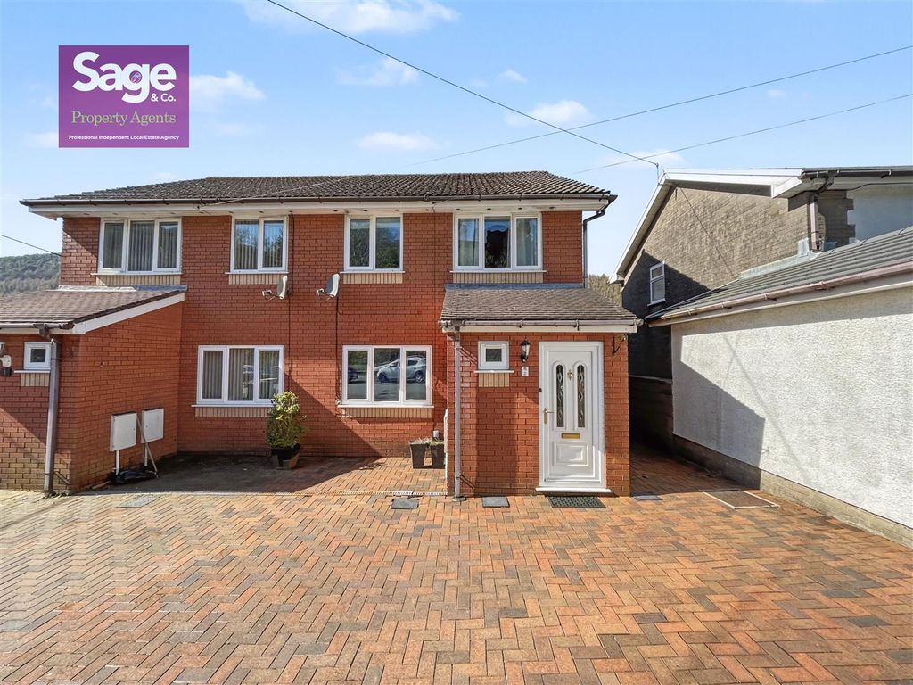 Property photo 1 of 27