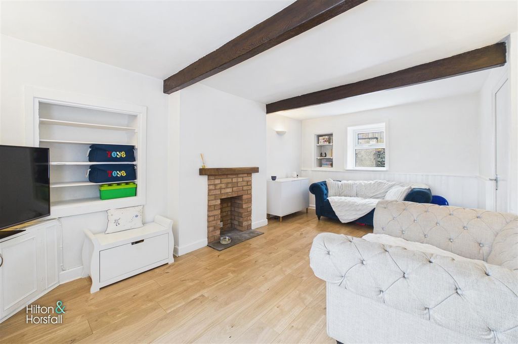 Property photo 3 of 15 Higher Reedley Road