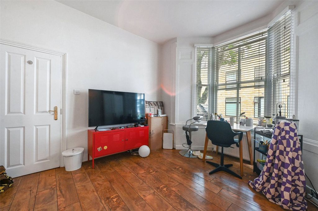 Property photo 3 of 7 Studio