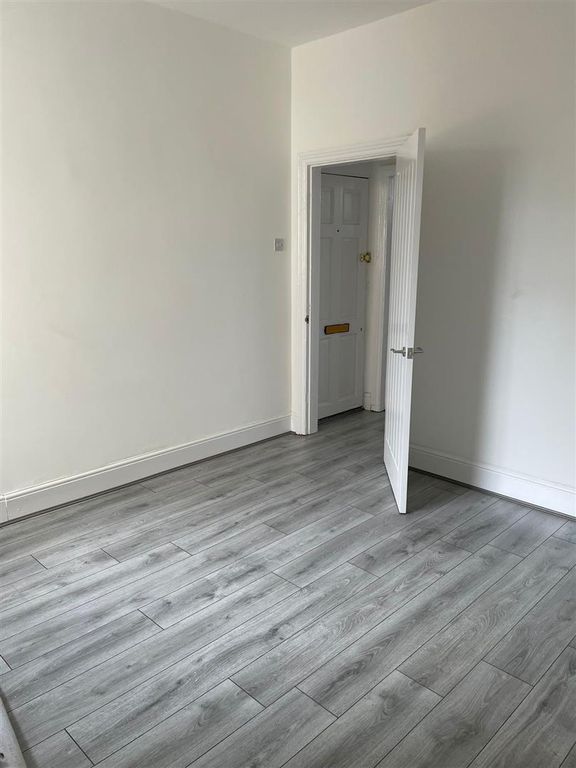 Property photo 3 of 11 Lounge.Jpg