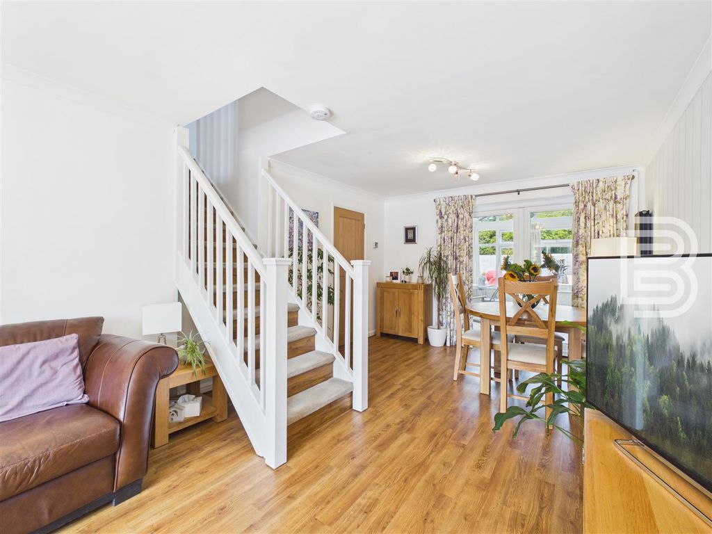 Property photo 3 of 23 Cam03823G0-Pr0166-Still015.Jpg