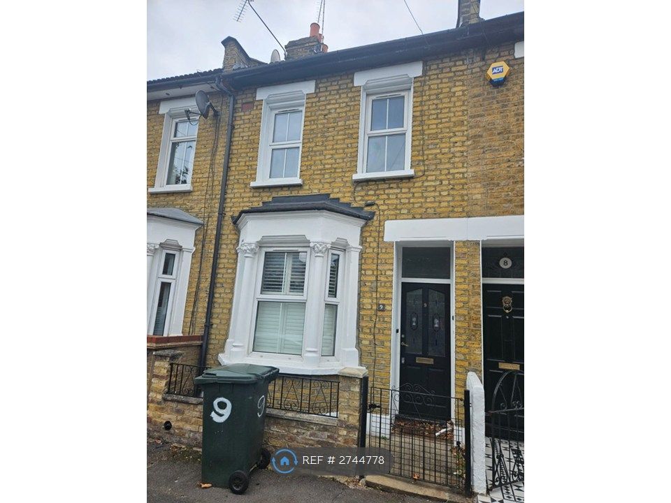 Property photo 1 of 10 Exterior