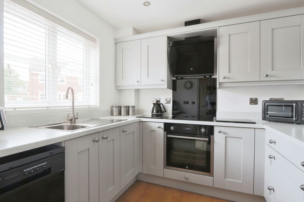 Property photo 1 of 18 3314474