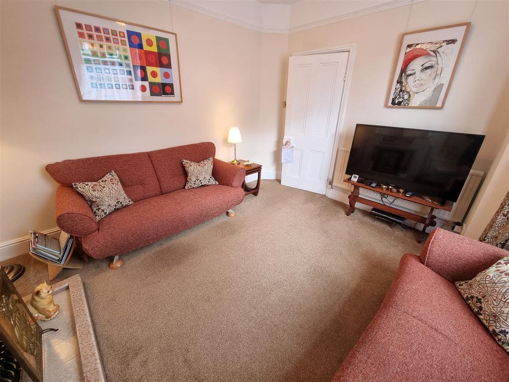 Property photo 3 of 24 10948.Jpg