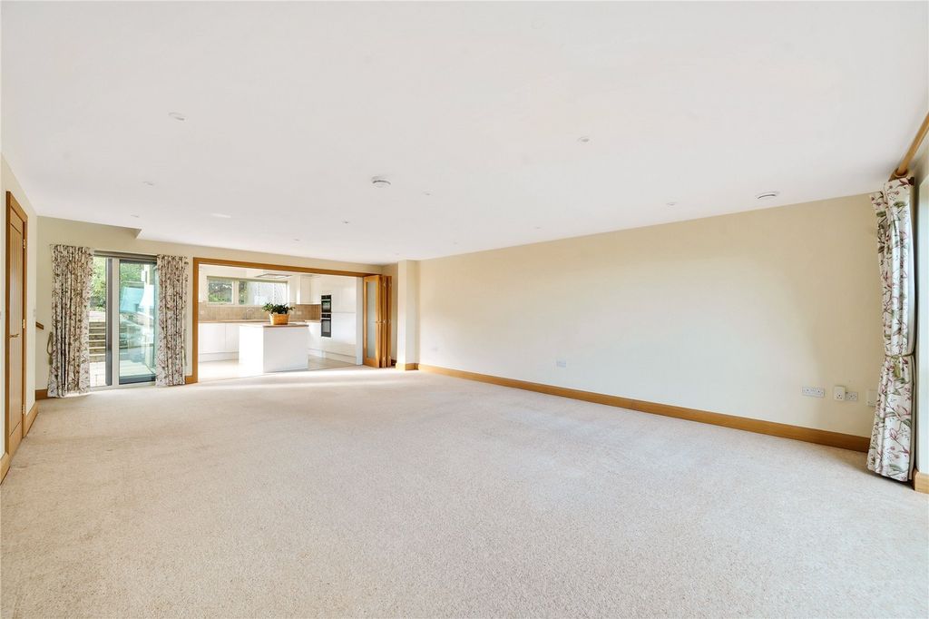 Property photo 3 of 13 Picture No. 20