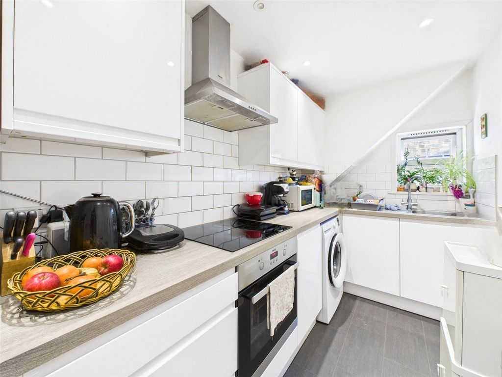 Property photo 2 of 5 Picture No. 12