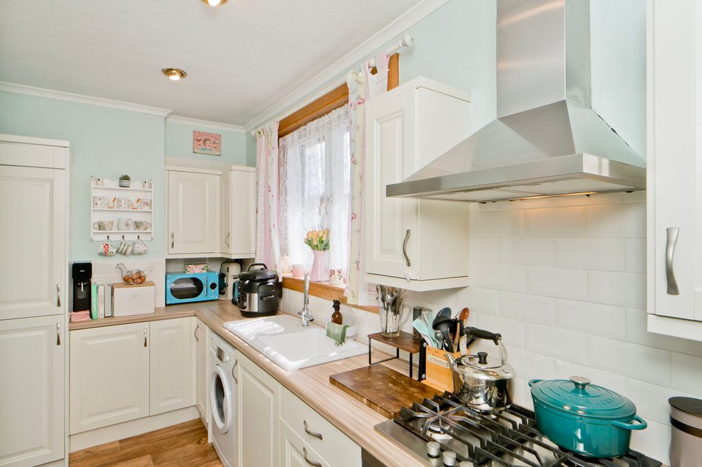 Property photo 3 of 8 Property Image 3