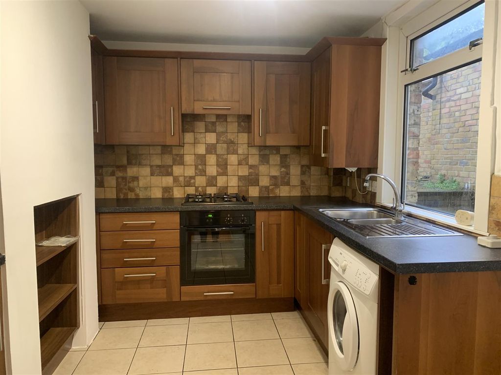 Property photo 2 of 9 Kitchen.Jpeg