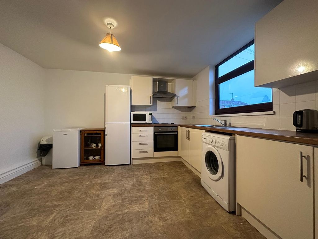 Property photo 2 of 16 Gallery