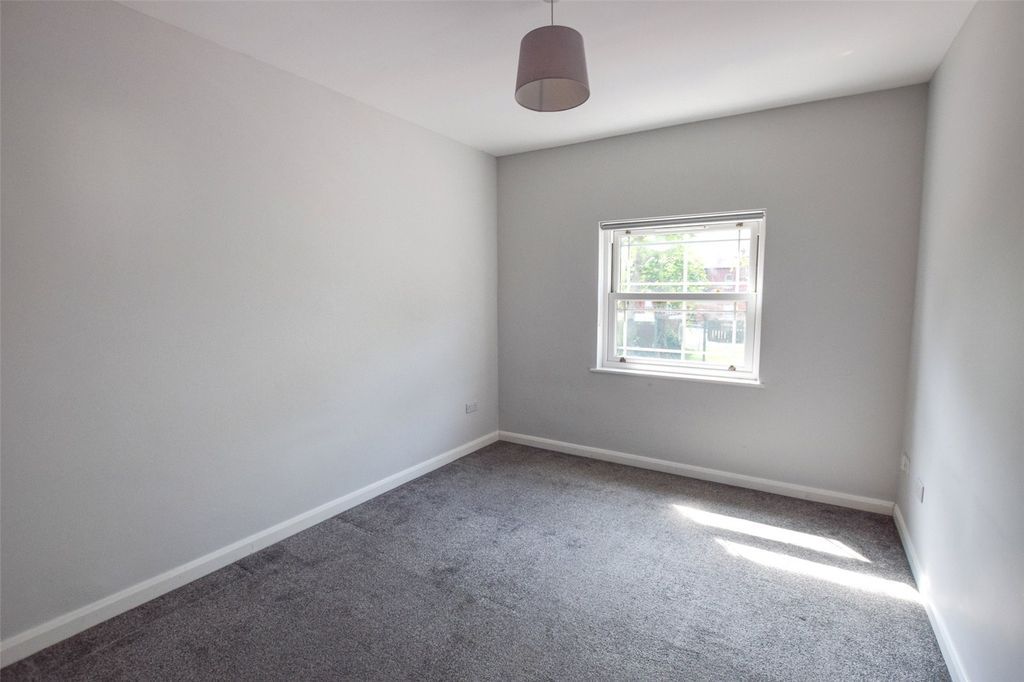 Property photo 3 of 8 Picture No. 02