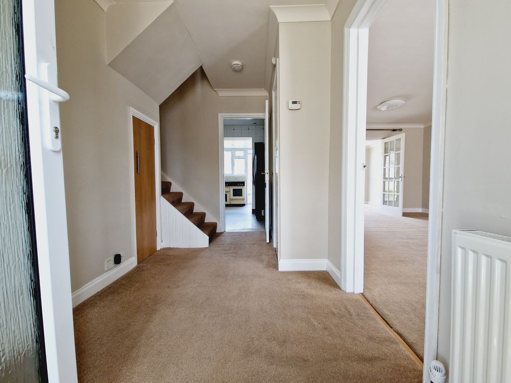 Property photo 3 of 27 Entrance Hallway