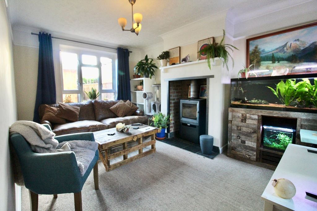 Property photo 2 of 25