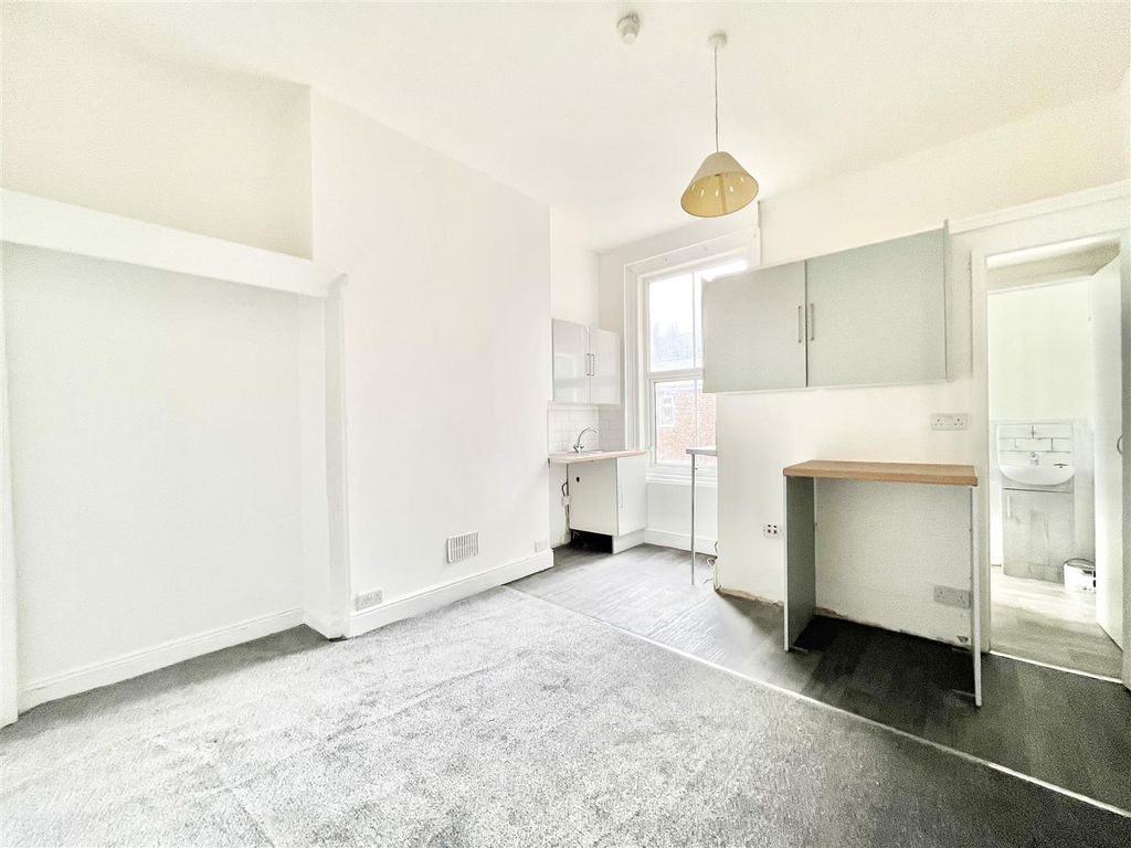 Property photo 2 of 9 Combined Living Room/Kitchen/Bedroom