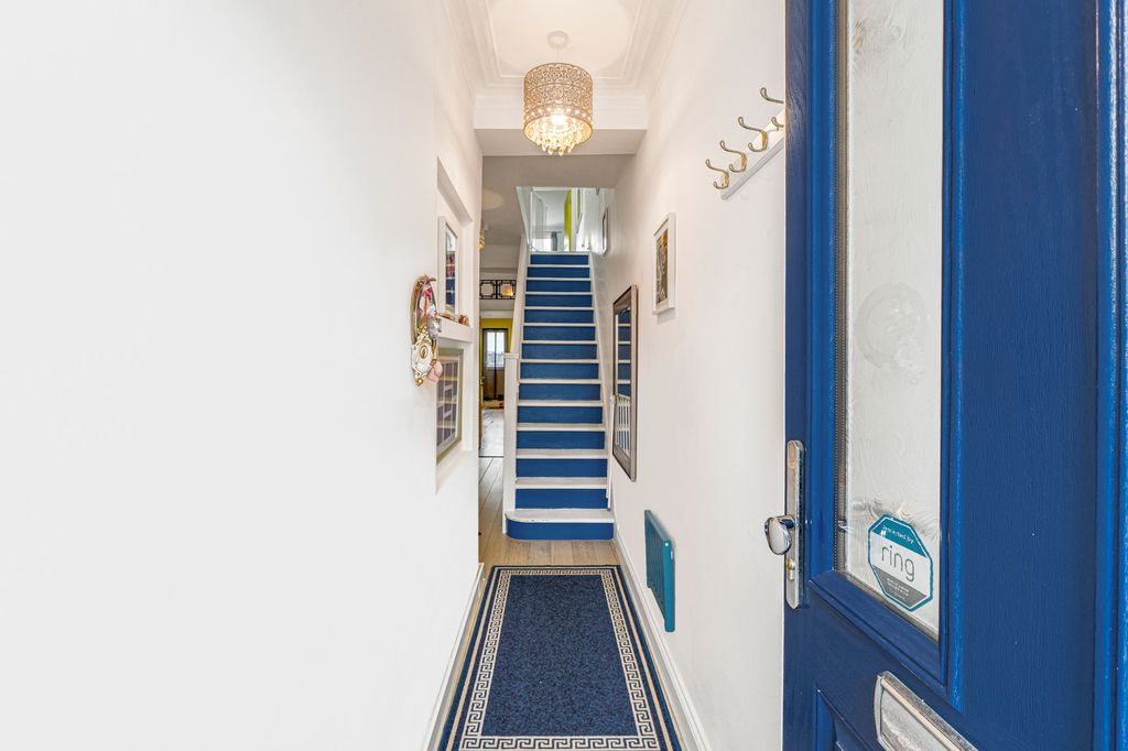 Property photo 2 of 20 Entrance Hall