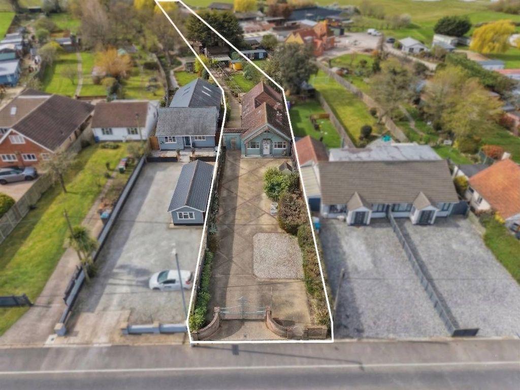 Property photo 2 of 39