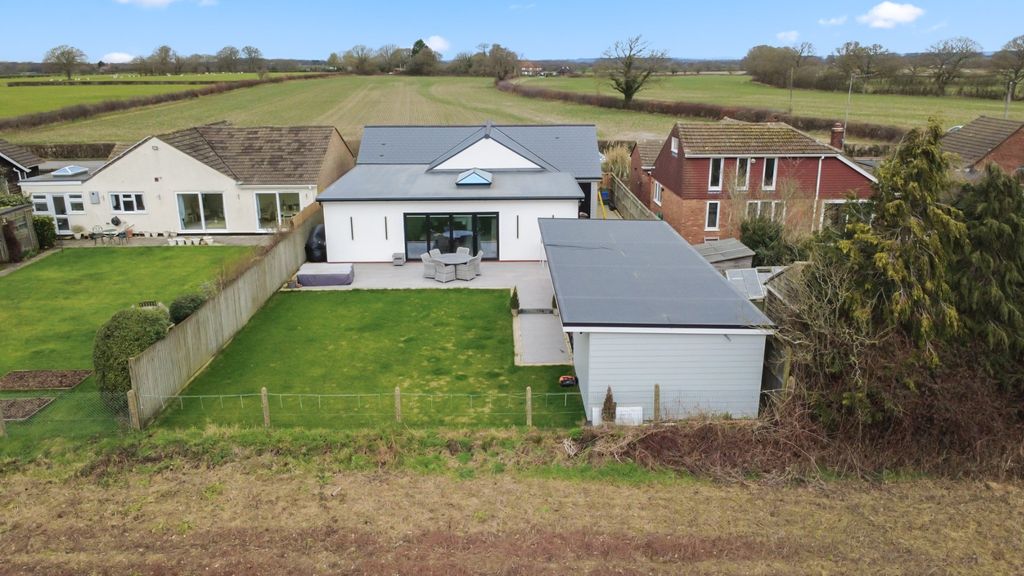 Property photo 3 of 39 4833736