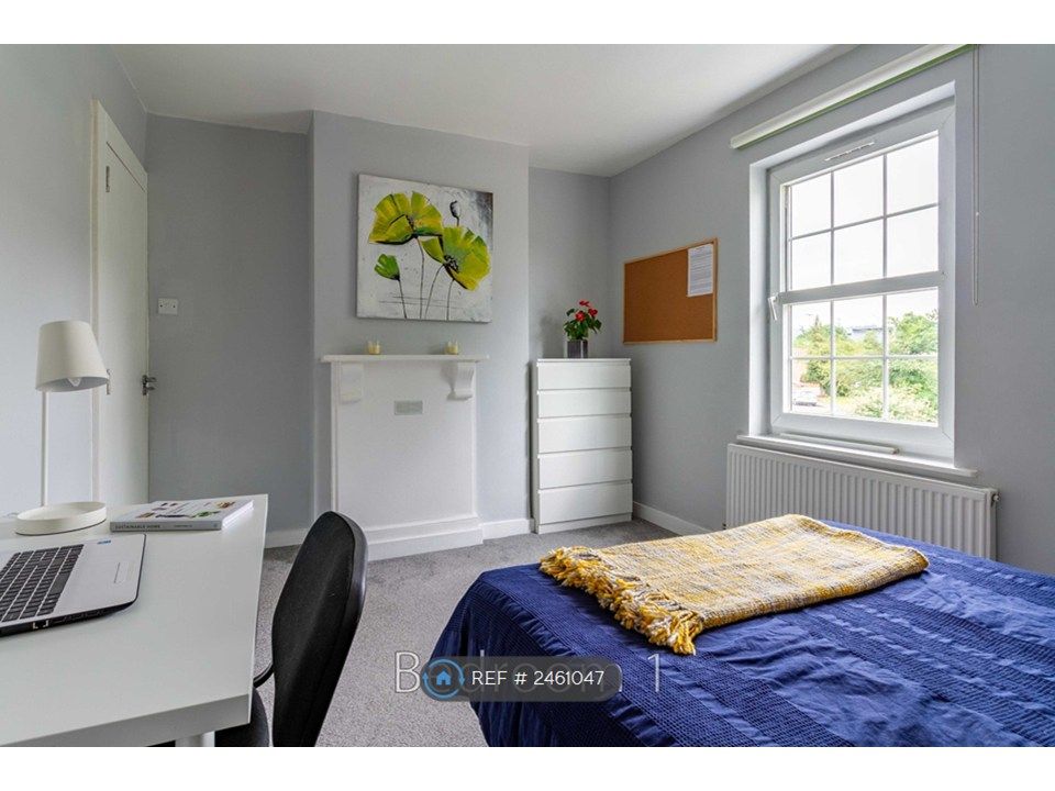 Property photo 2 of 35