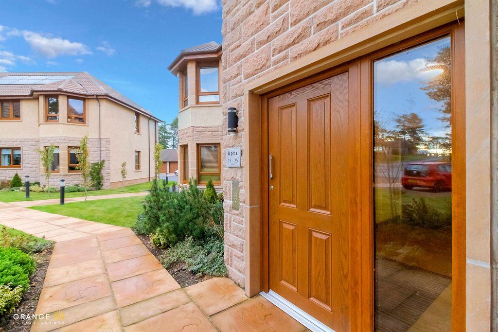 Property photo 2 of 25