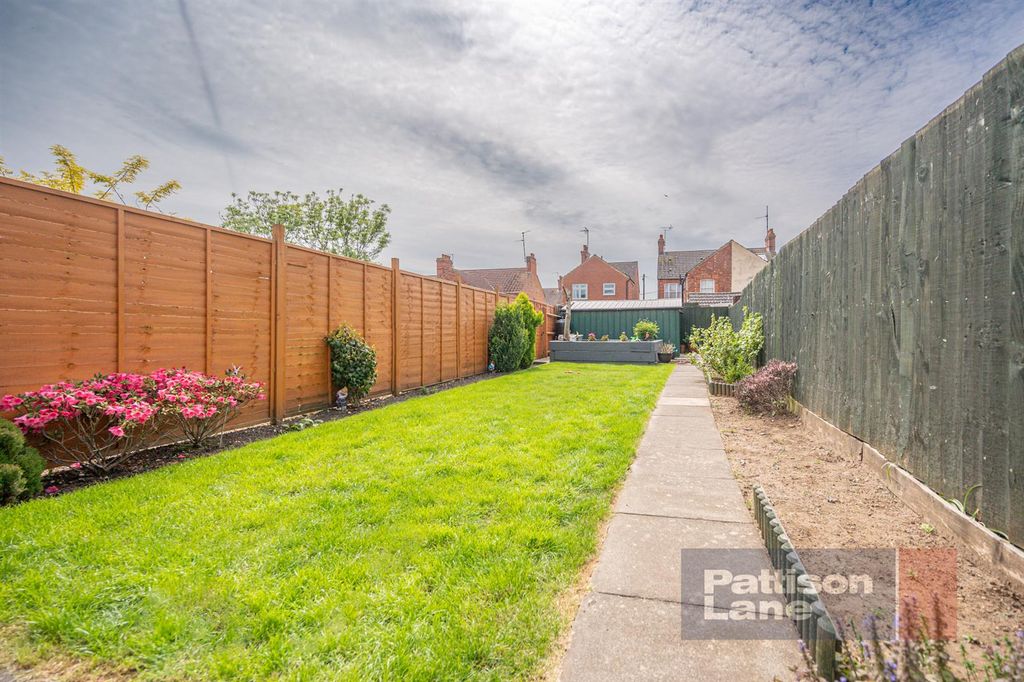 Property photo 2 of 9 Front