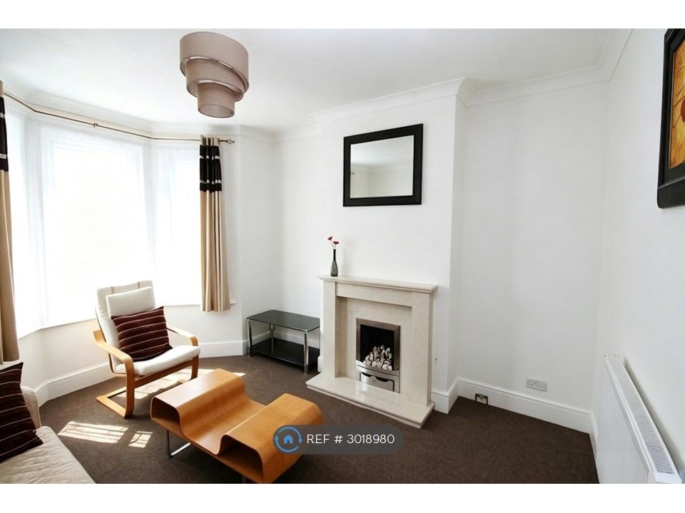 Property photo 1 of 9 Living Room