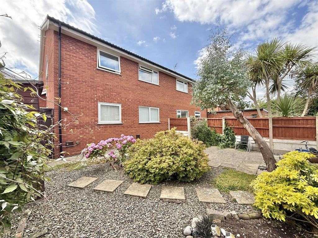 Property photo 2 of 10 1E56d027-19F0-46cd-Aa42-d13079968705.Jpg