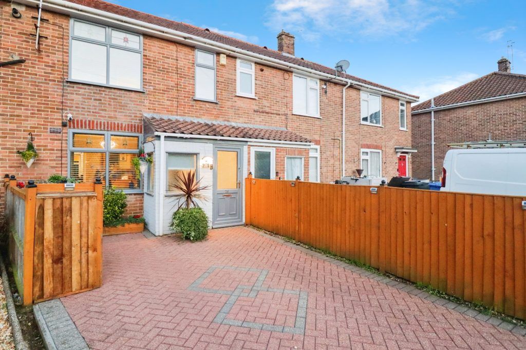 Property photo 2 of 20