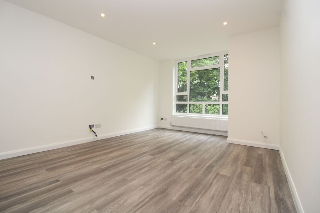 Property photo 2 of 8 Photo 02