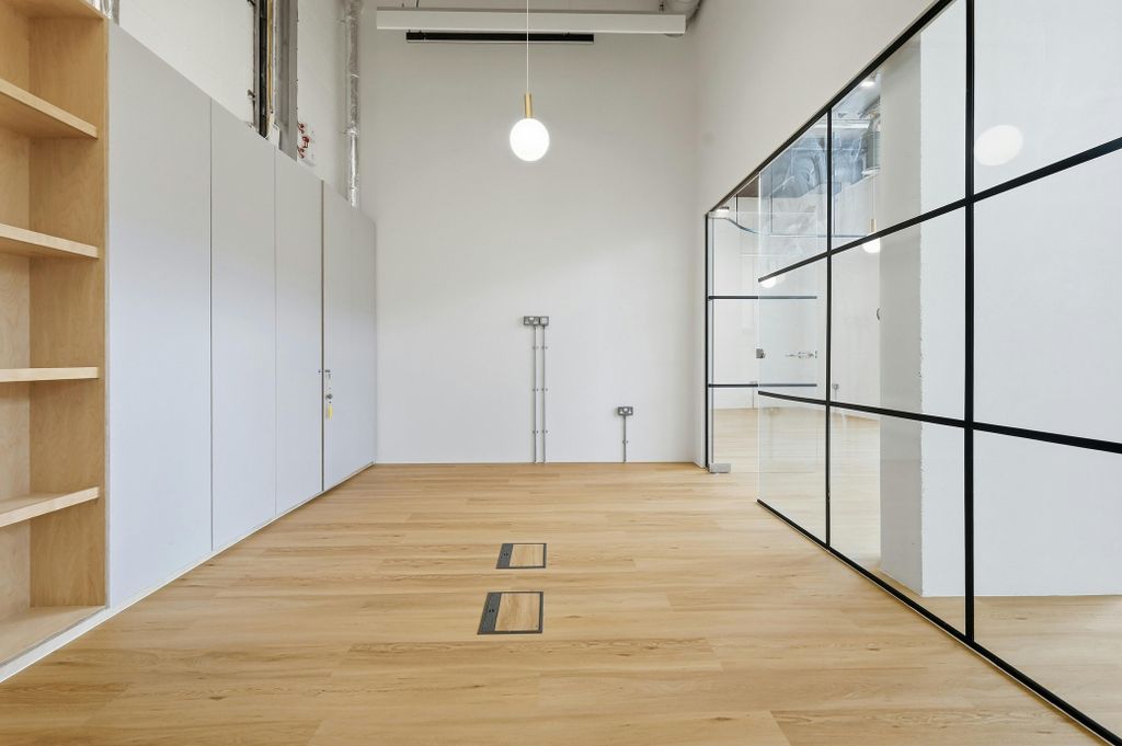 Property photo 3 of 8 16_Img_0052.Jpg