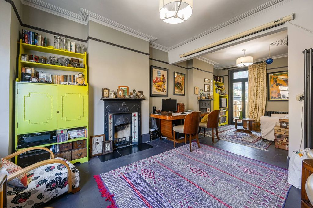 Property photo 3 of 22