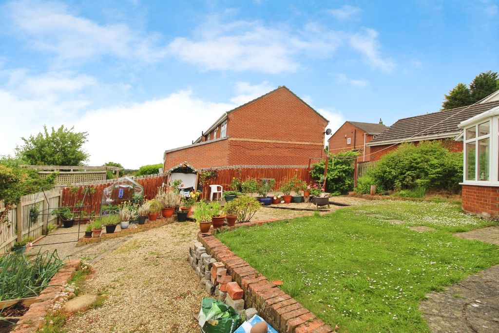 Property photo 2 of 26