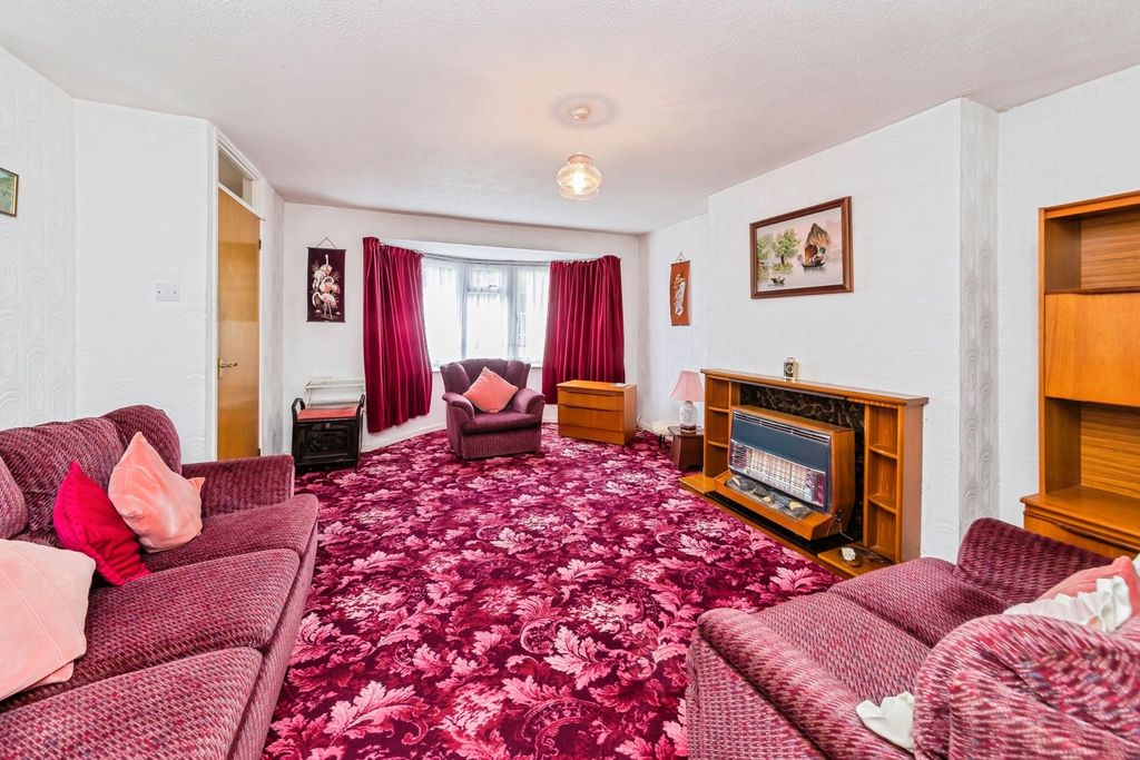 Property photo 3 of 17 Photo